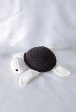 Load image into Gallery viewer, Amigurumi Sea Turtles