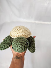 Load image into Gallery viewer, Amigurumi Sea Turtles