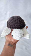 Load image into Gallery viewer, Amigurumi Sea Turtles