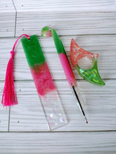 Load image into Gallery viewer, Green/Pink/Clear 5&quot;-inch Bookmark Set
