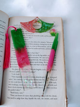 Load image into Gallery viewer, Green/Pink/Clear 5&quot;-inch Bookmark Set
