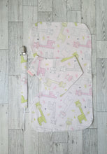 Load image into Gallery viewer, 3pc. Gift Set Giraffle Pink 0-6mos.
