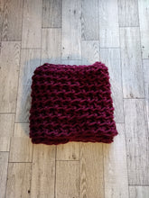 Load image into Gallery viewer, Crochet Infinity Scarf Burgundy
