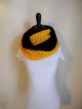 Load image into Gallery viewer, Crochet Infinity Scarf Black/Gold
